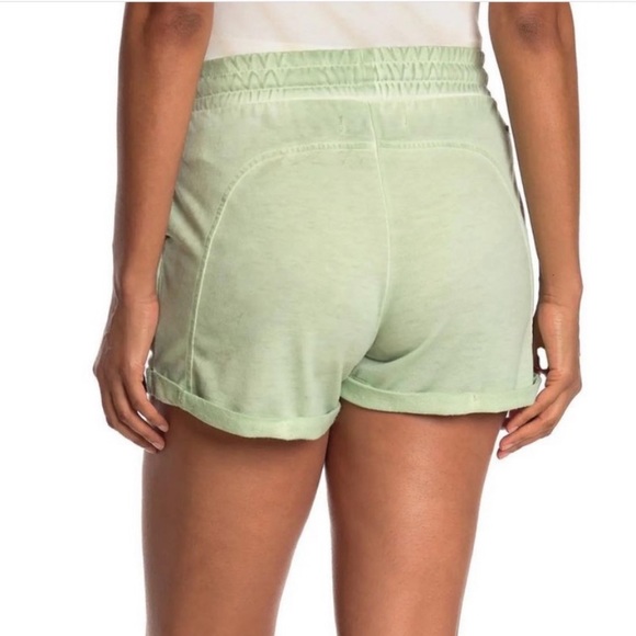 NWT Max Studio Performance Women’s Fiji Pull On Cuffed Drawstring Shorts Size XS - Picture 2 of 16